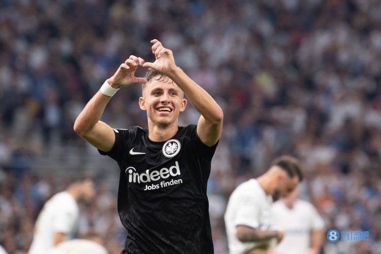 记者：红军枪手有意林德斯特罗姆，法兰克福预期转会费5000万欧