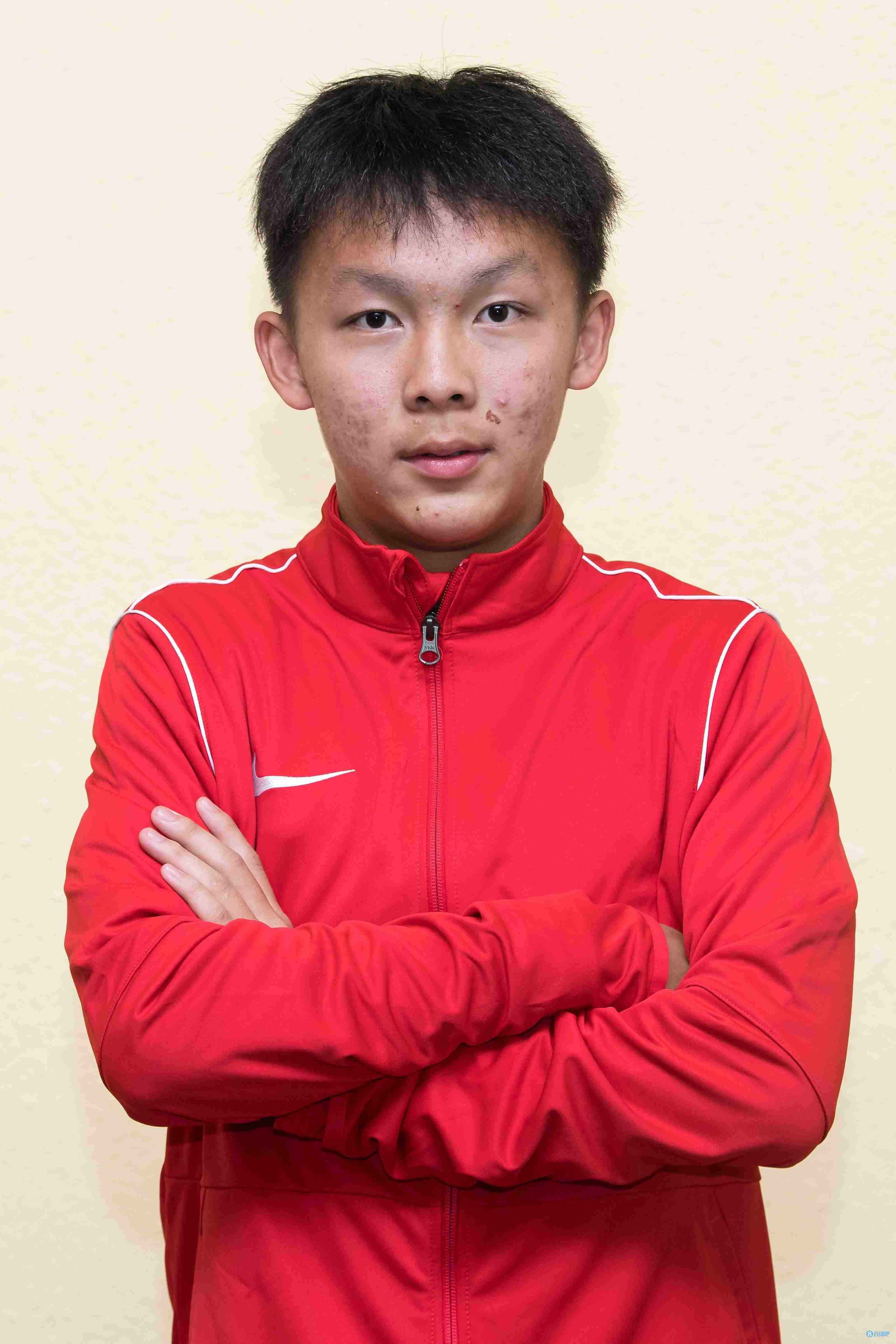 博主：05年小将韩昆达新赛季升入广州队一线队，球员司职边前卫