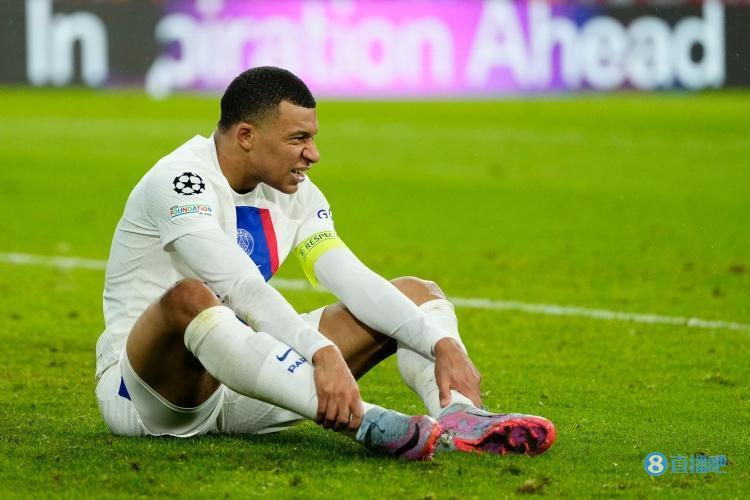 TA：皇马去年愿意给姆巴佩100%的肖像权，而巴黎不愿意