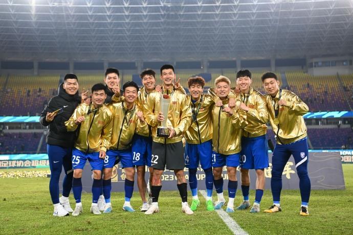 广州队三镇分队？三镇夺冠之后，队中原广州队球员合影留念
