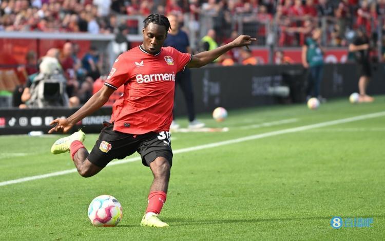 罗马诺：曼联去年10月就关注弗林蓬，但这也取决于万-比萨卡未来