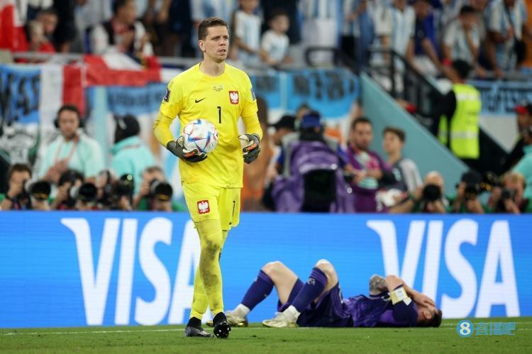 什琴斯尼：扑出梅西点球的感觉是最棒的 桑托斯说要夺取欧洲杯