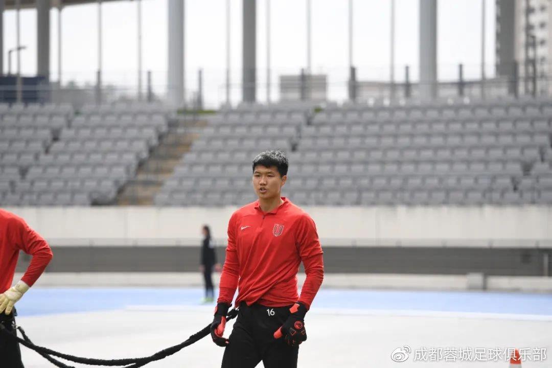 官宣丨蹇韬正式加盟成都蓉城足球俱乐部