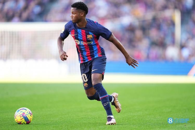 世体：法蒂已告知经纪人门德斯，自己只想留在巴萨取得成功