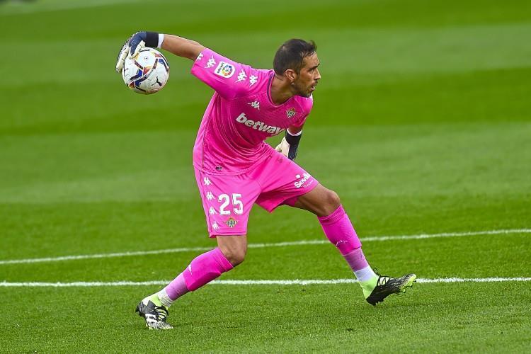 巅峰豪门主力！智利门将布拉沃今日迎来40岁生日