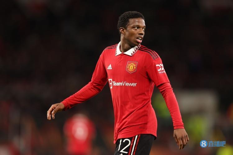 曼晚记者：马拉西亚膝盖酸痛 未进入曼联vs森林名单