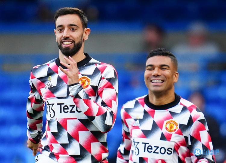 B费 埃神 胖虎同时首发，曼联17场比赛15胜2平