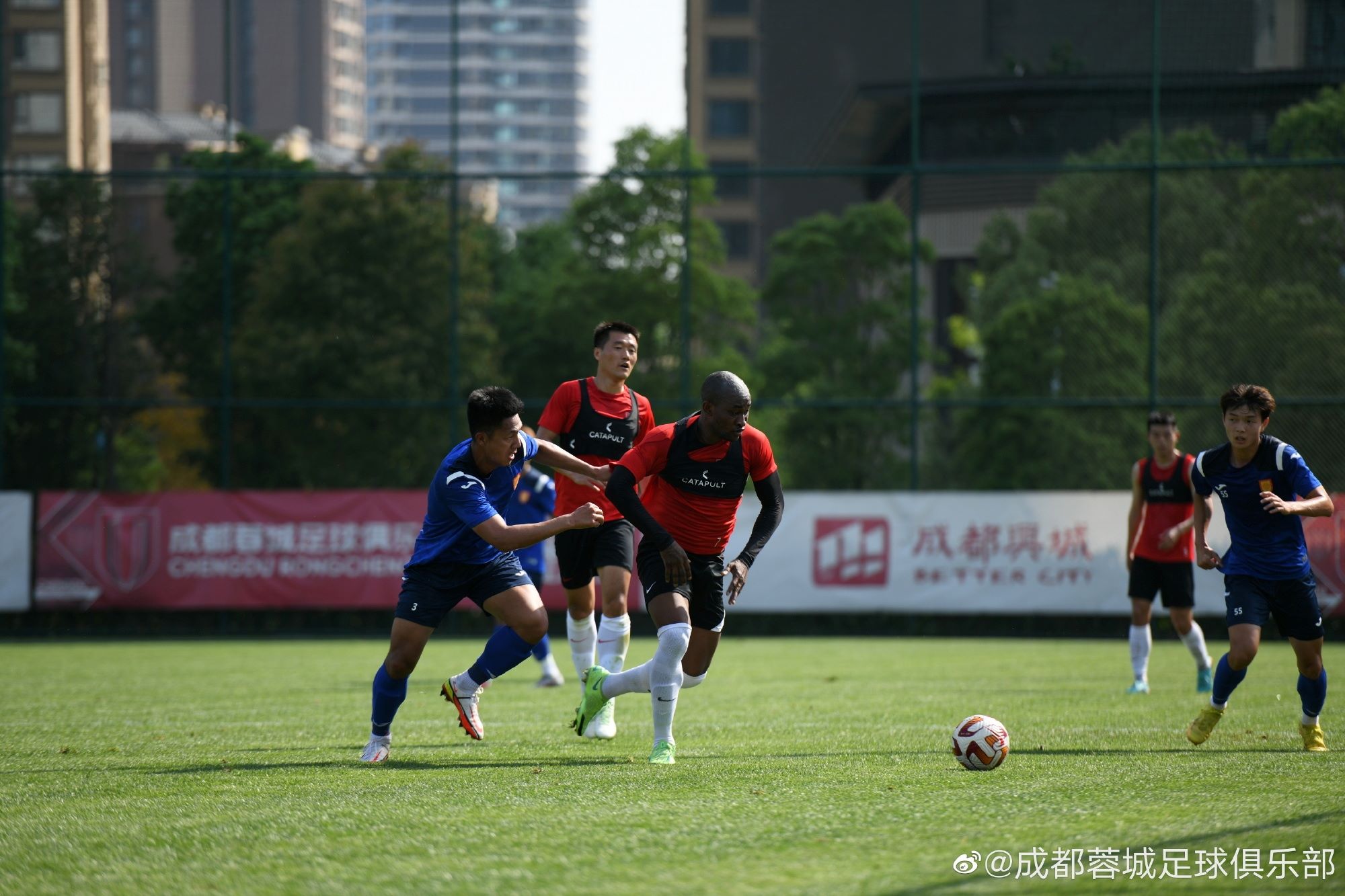 热身赛：成都蓉城3-2重庆铜梁龙，帕拉西奥斯、唐创、廖荣祥破门
