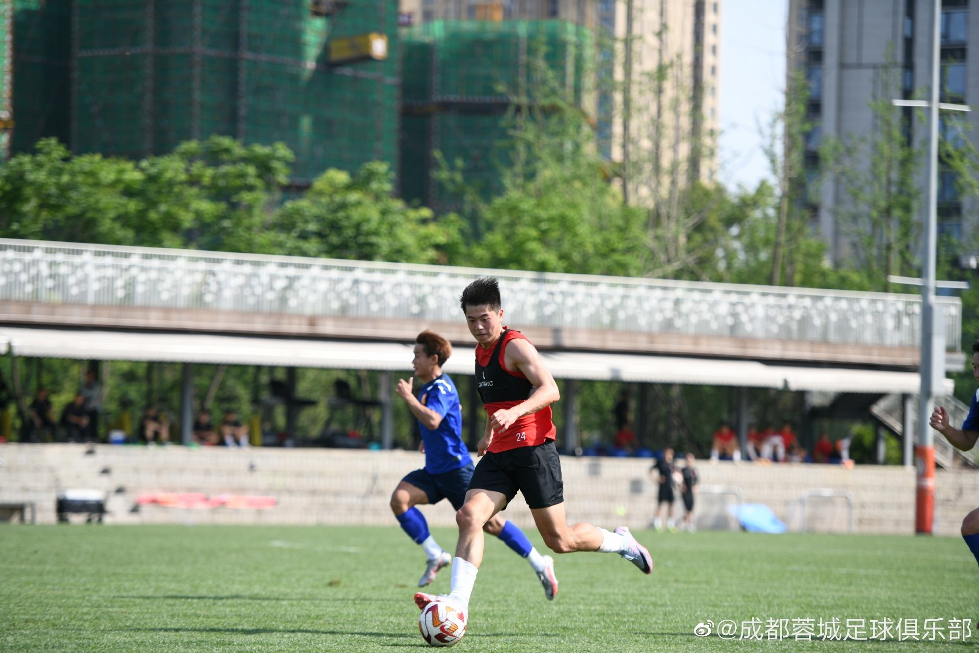 热身赛：成都蓉城3-2重庆铜梁龙，帕拉西奥斯、唐创、廖荣祥破门
