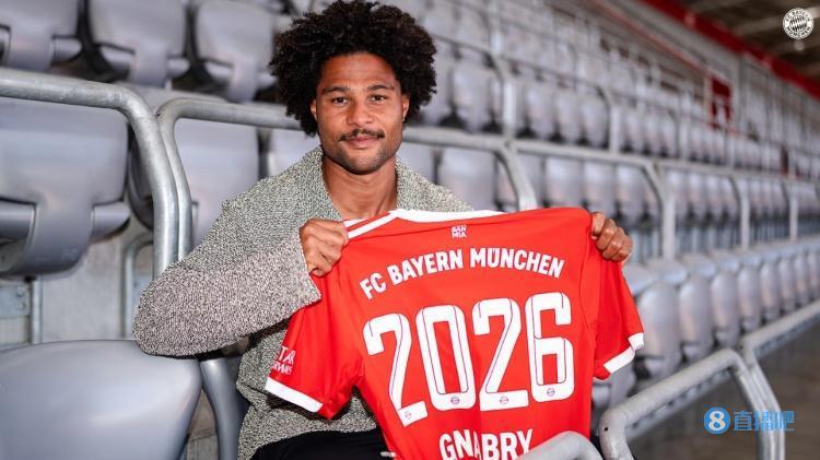 格纳布里续约前后判若两人？巴拉克：球员争新合约时总更有紧张感