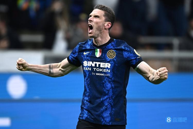 踢球者：沃尔夫斯堡有意戈森斯，但很难承受球员的转会费和薪水