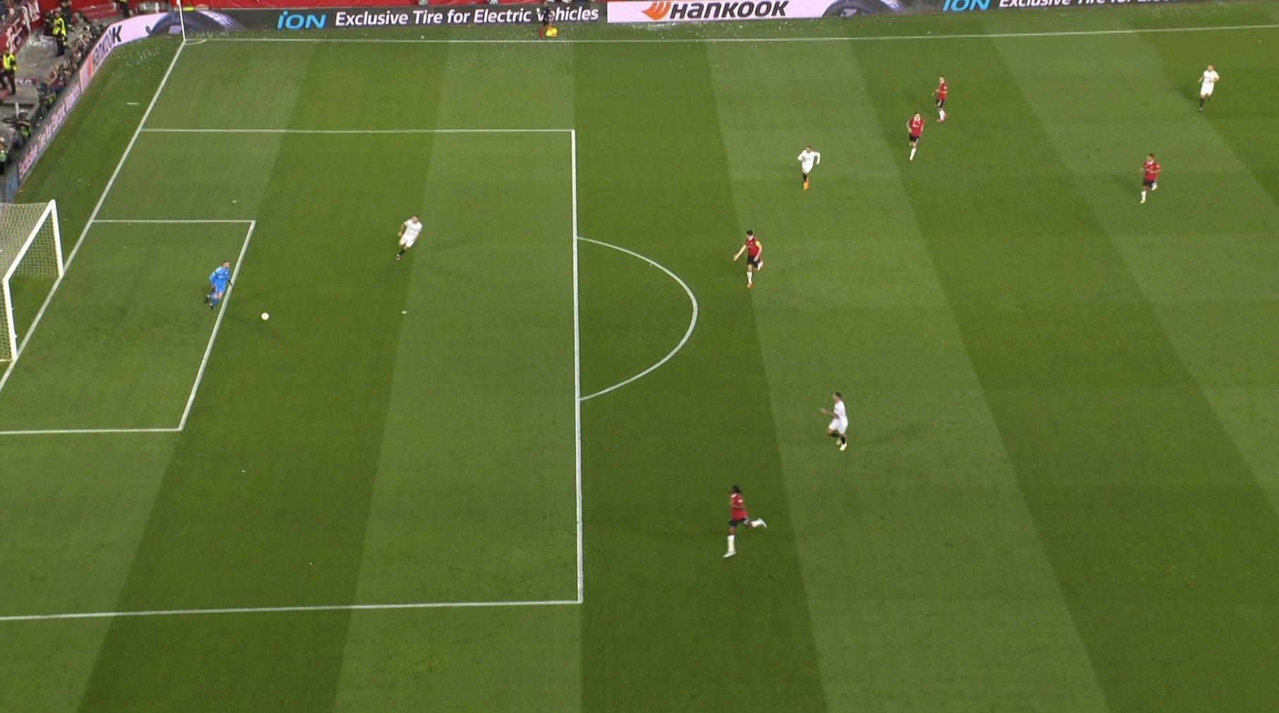 你觉得德赫亚这里应该选择怎么出球？