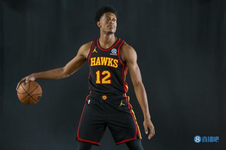 戴了瞄准镜！亨特17中11&三分6中3 空砍27分7板2助1断1帽