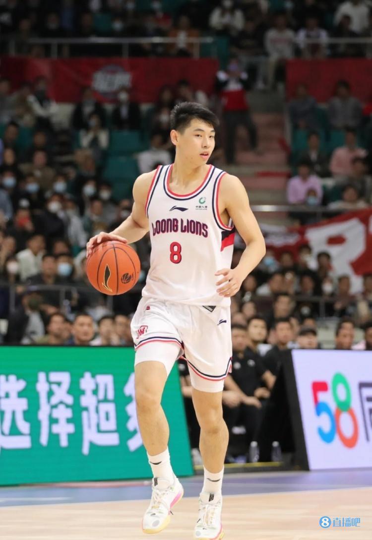 国家男篮短训营选人标准：相对年轻且完成联赛任务的运动员