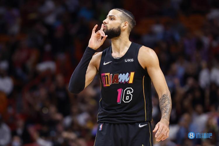 巴特勒是季后赛前五球员？科雷布-马丁：前五？他是第一