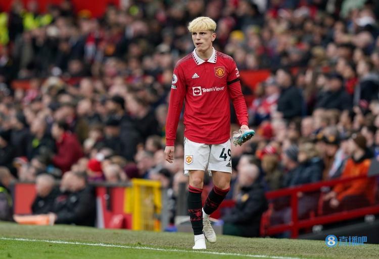 记者：加纳乔希望参加U20世界杯，马斯切拉诺将与滕哈赫磋商