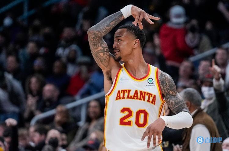 超过场均得分了！约翰-科林斯上半场9投4中&三分5中2拿到10分