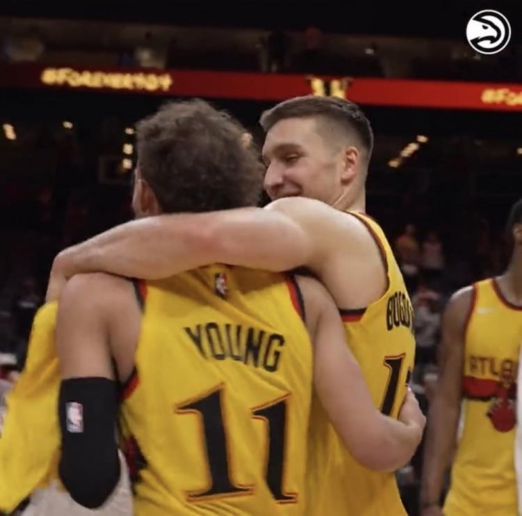 超远三分绝杀！博格丹发推：我真的爱死特雷-杨了！！