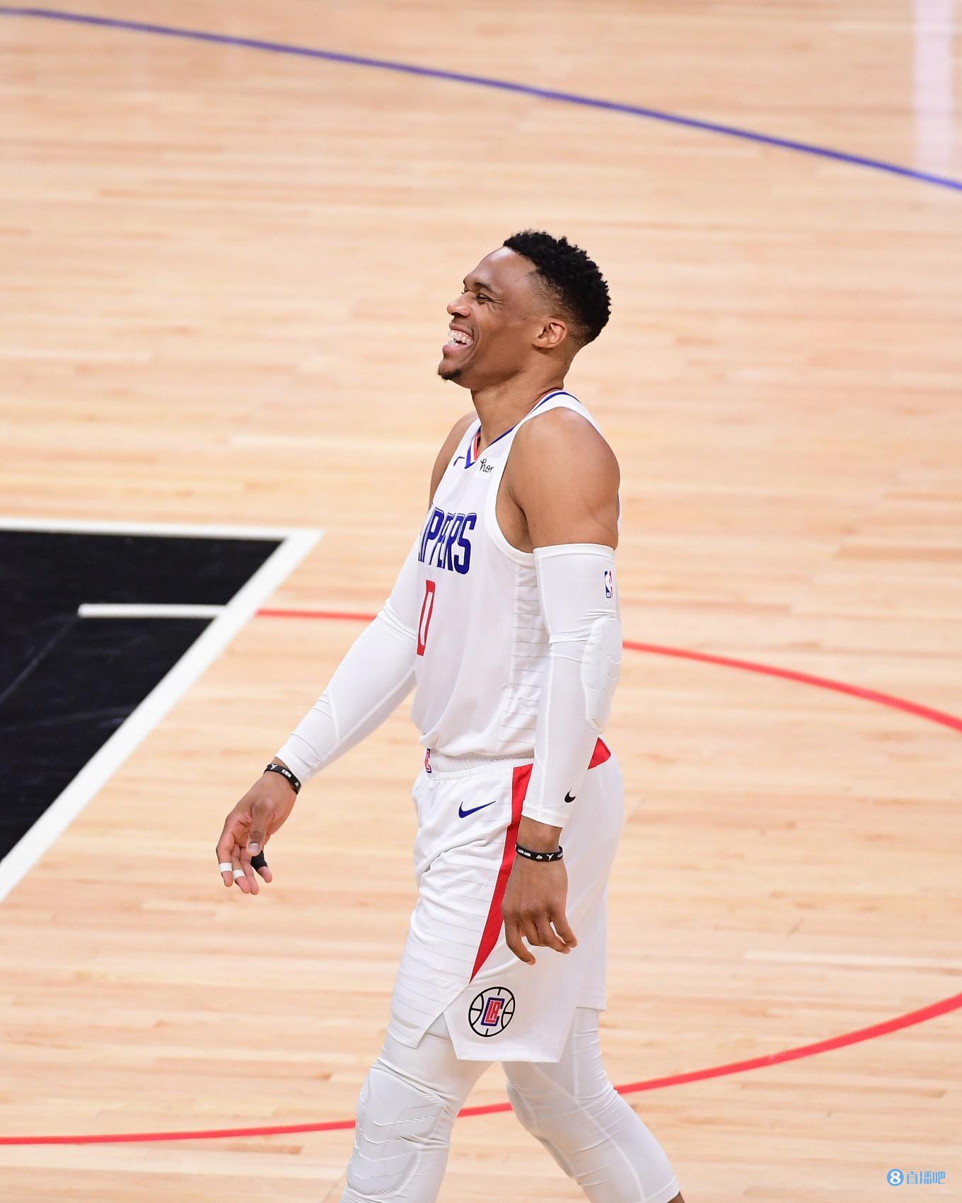 威少：我不允许别人把期望放在我身上 我活着是为了明白自身价值