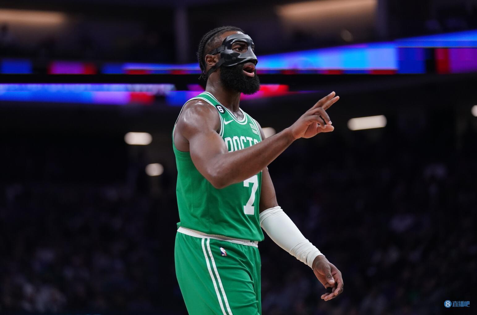 高效表现！杰伦-布朗25中13&三分8中6砍下32分5板