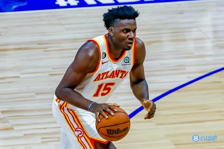 卡佩拉场均26.6分钟拿到12分11板1.2帽&命中率65.3%生涯新高