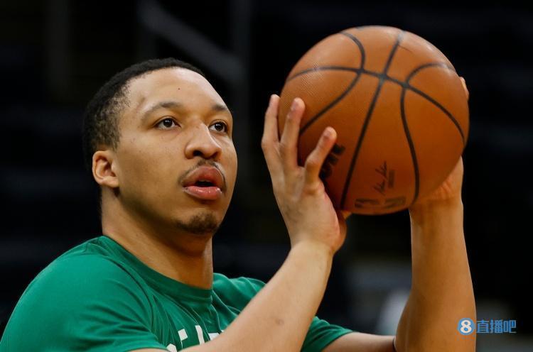 格威季后赛首轮出战3场共得17分4板3助2断 三分合计6投5中