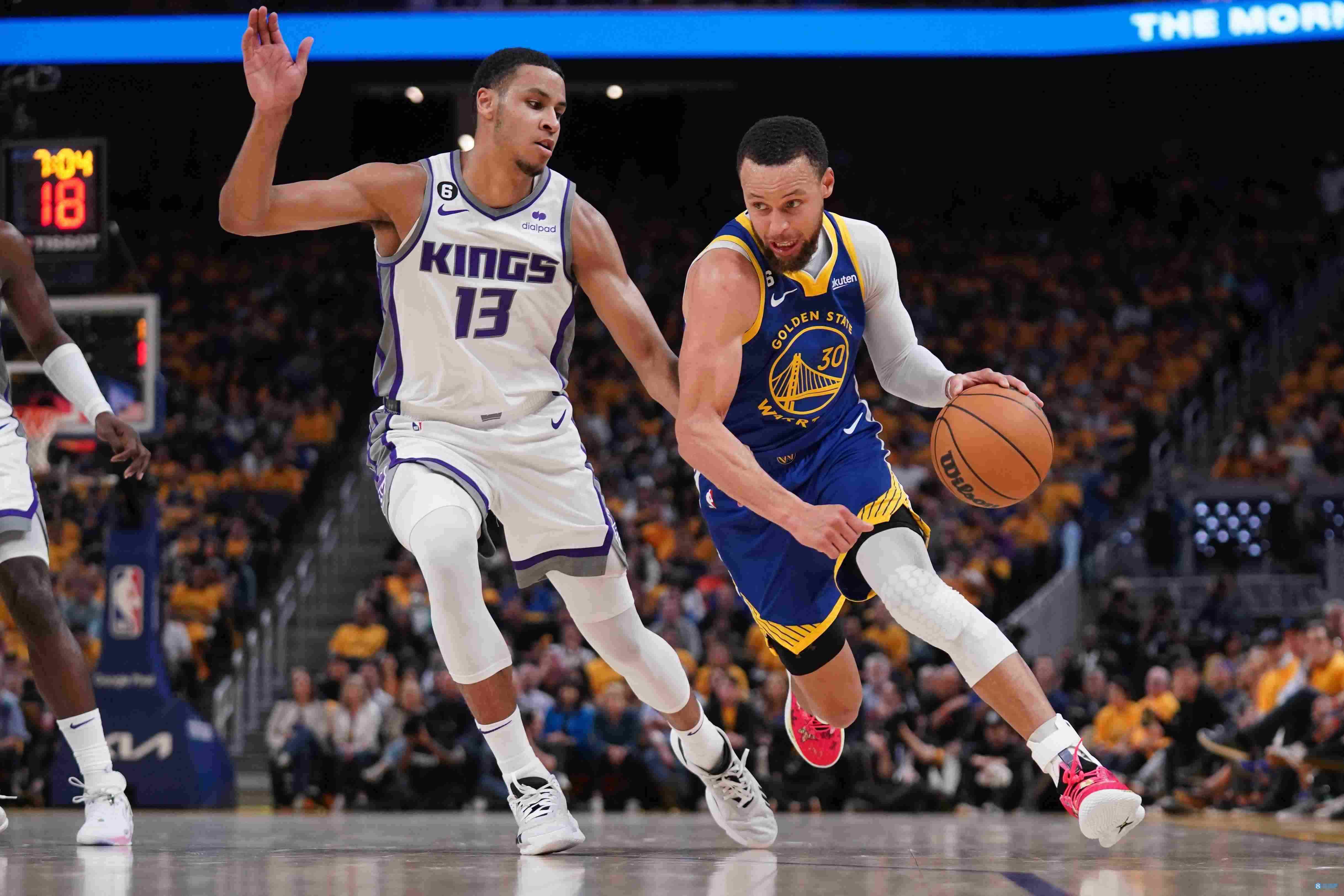 顶流！勇士主场输球将和国王抢七决胜 登上全美热搜榜第一位