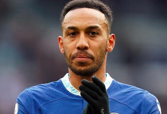 skysports：巴萨已经将奥巴梅扬作为今年夏...