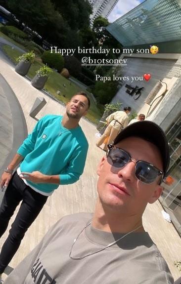 一看就是好哥们，劳烈斯为特索涅夫庆生：儿子生快，爸爸爱你