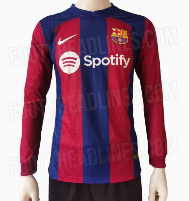 巴塞罗那2023-24赛季主场长袖球衣。