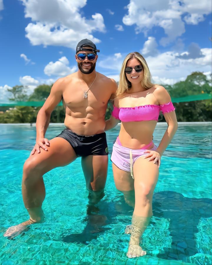 胡尔克庆祝与妻子结婚三年：每一天都是生命的礼物