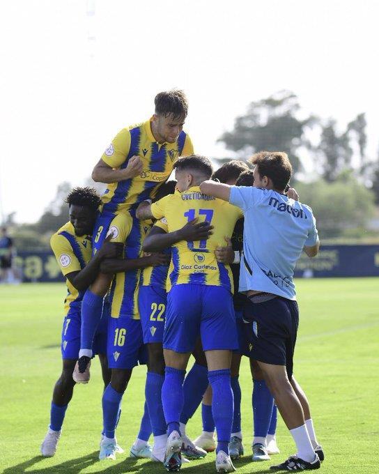 加的斯B队主场1-0战胜本组排名第4的桑鲁玖诺，...