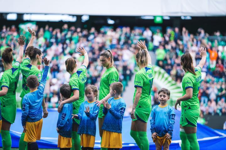 决战时刻！首回合憾平枪手，次回合沃们全力出击[拳...