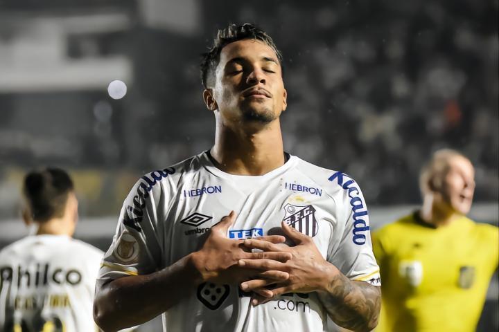 巴媒：葡萄牙体育准备报价桑托斯中锋马科斯-莱昂纳多