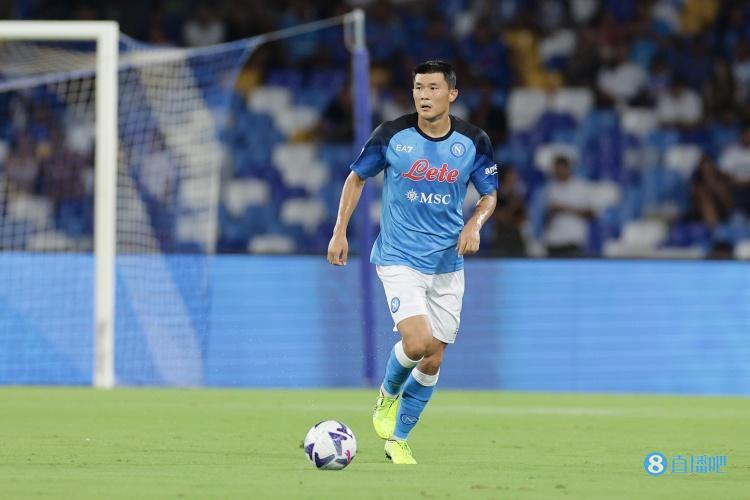 斯基拉：曼联、曼城、纽卡关注那不勒斯中卫金玟哉