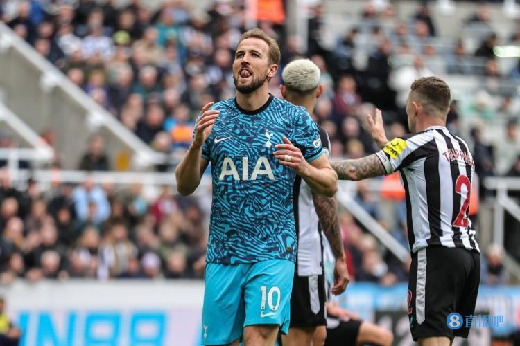 曼晚：曼联考虑5名前锋凯恩是首选，其他位置以引进轮换球员为主