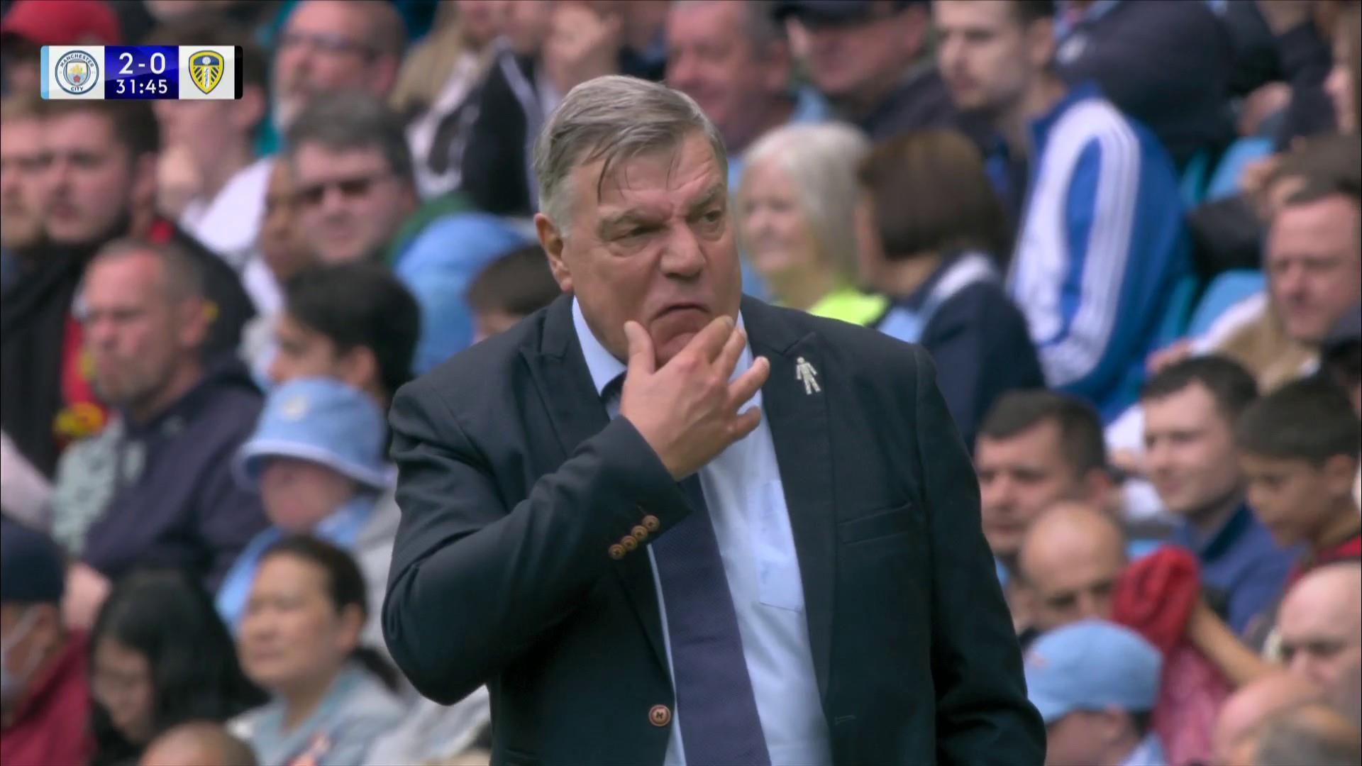 被打懵了首秀上半场0-2落后，阿勒代斯气的脸都扭曲了