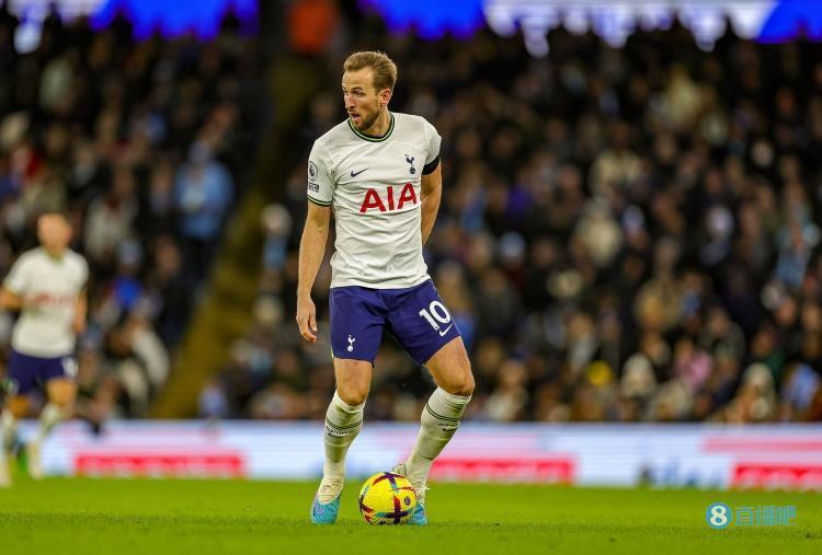 英超历史首人，凯恩在主&客场均至少打进100粒进球