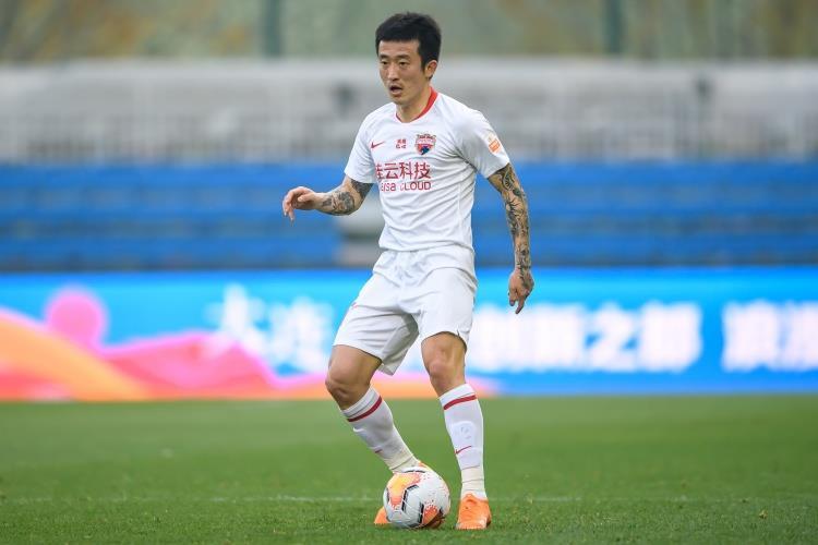 姜至鹏：不会为了保级田忌赛马 深圳队当下必须争取打开引援窗口