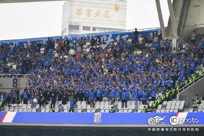 武汉三镇与上海申花半场1-1战平，继续为三镇加油！