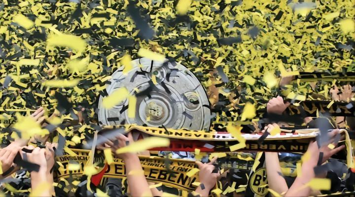 图片报：多特酒店供不应求，如果夺冠预计有25万游客参加庆祝