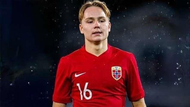 在这五年期间离开北西兰的一些球员:???? 安德烈亚