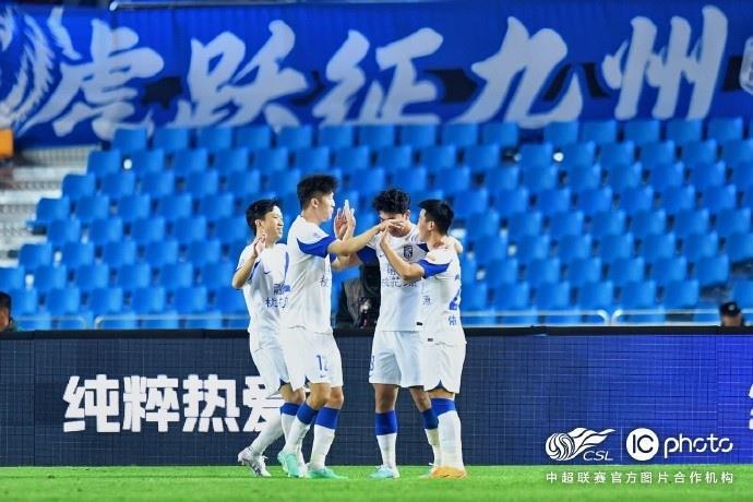 武汉三镇5-0南通支云！无畏向前，我们一起为三镇战斗到底！ ?