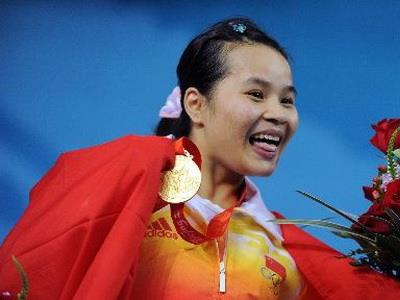 中国女子举重运动员陈燮霞出生