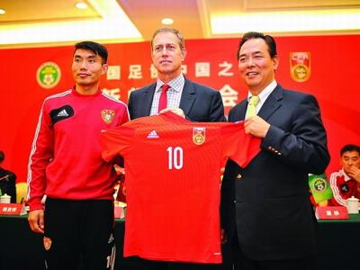 佩兰正式出任中国男足主教练