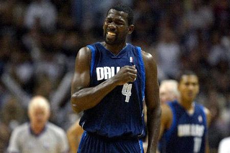 NBA球员迈克尔·芬利出生