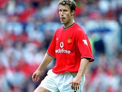 挪威足球运动员罗尼·约翰森后卫