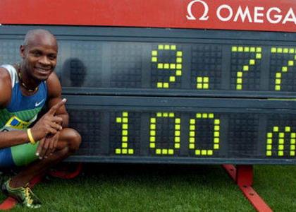 鲍威尔打破男子100米世界纪录