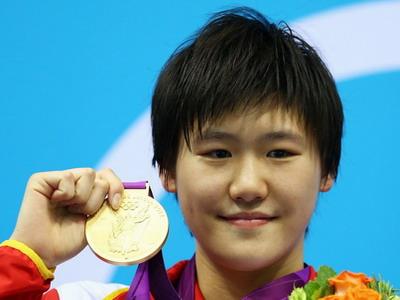 女子400米混合泳叶诗文破世界纪录夺冠