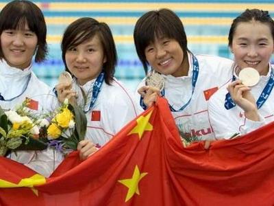 世锦赛4x200自中国女队破世界纪录夺冠
